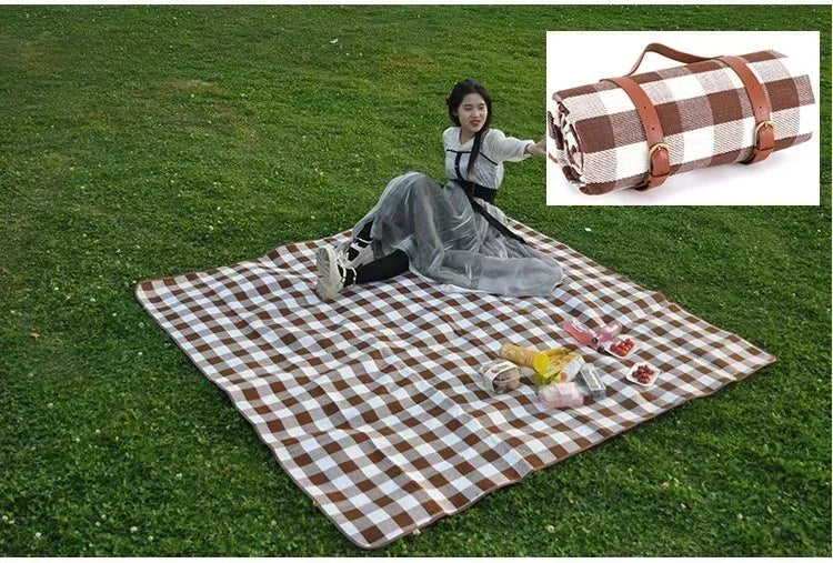 150x200cm Foldable Mocha Picnic Blanket Waterproof Outdoor Mat with Leather Handle for Beach Camping Travel