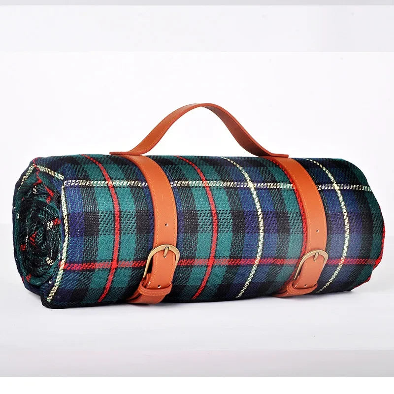 200x200cm Foldable Green Grid Picnic Blanket Waterproof Outdoor Mat with Leather Handle for Beach Camping Travel