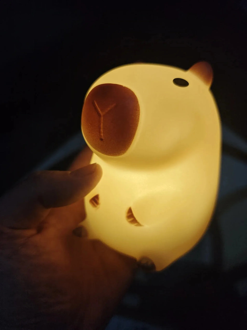 Capybara Night Light LED Bedside Lamp Battery Operated Silicone Table Light for Bedroom and Home Decor