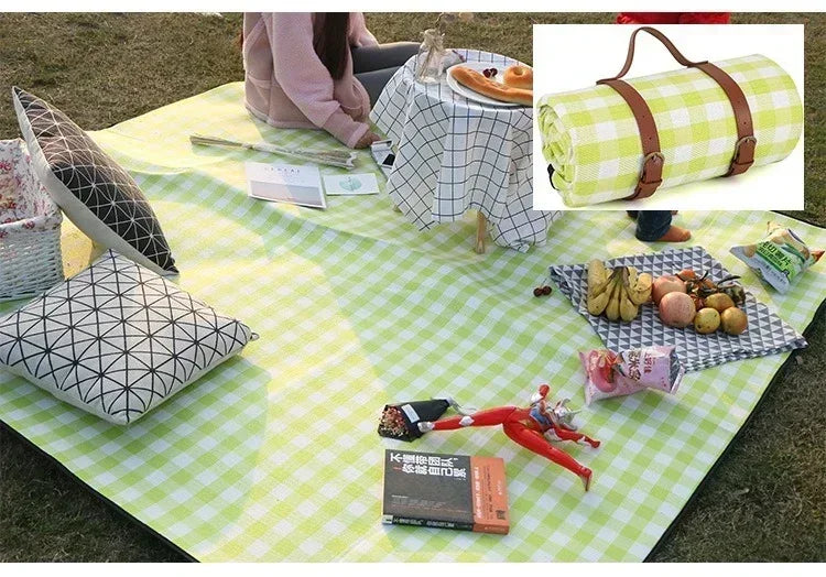200x200cm Foldable Green White Picnic Blanket Waterproof Outdoor Mat with Leather Handle for Beach Camping Travel